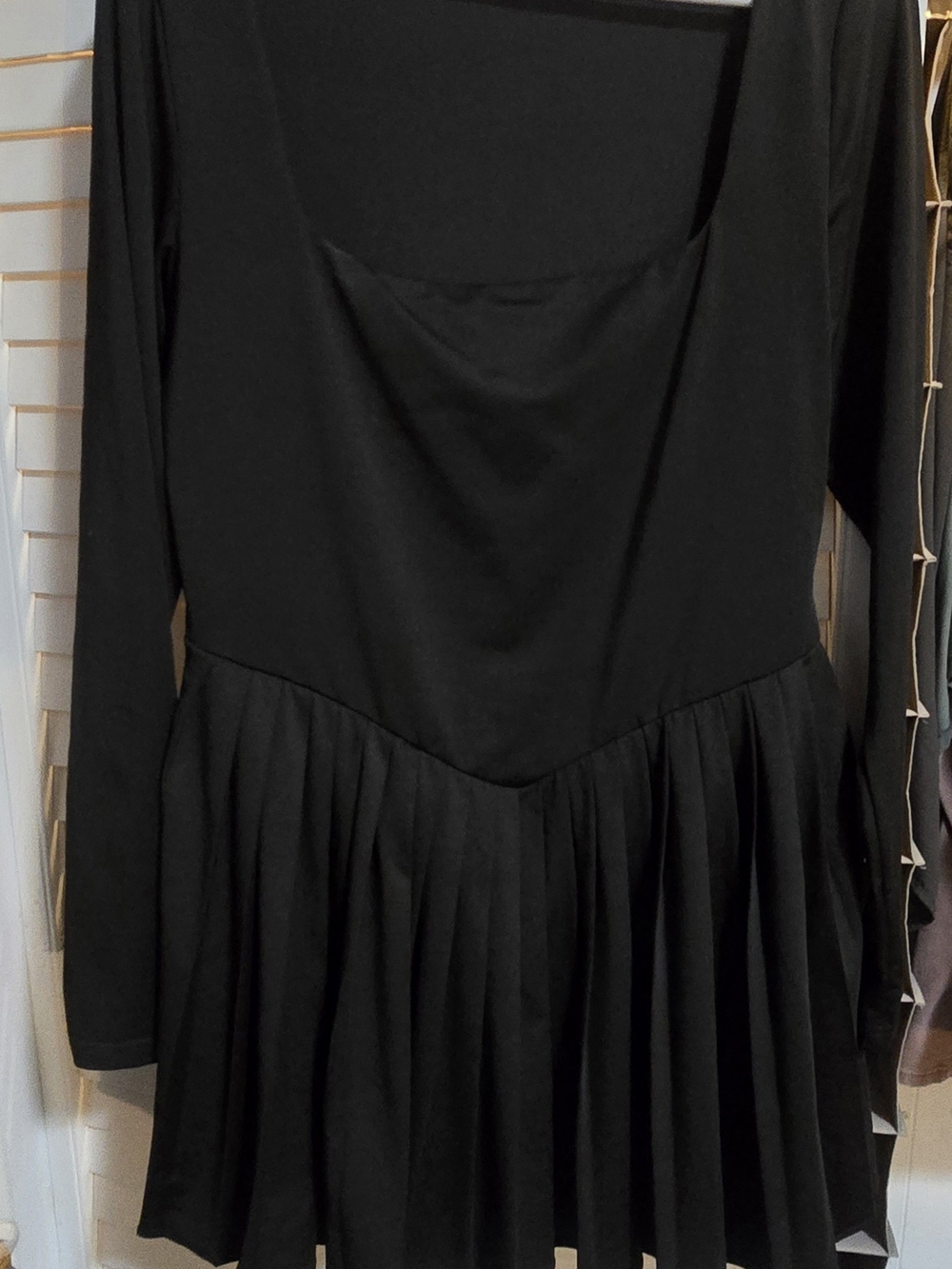 Black Long-Sleeve Pleated Skirt Dress - Women's